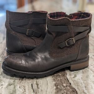 Women's Merrell Legacy Short Boot with Buckle Size 9 1/2